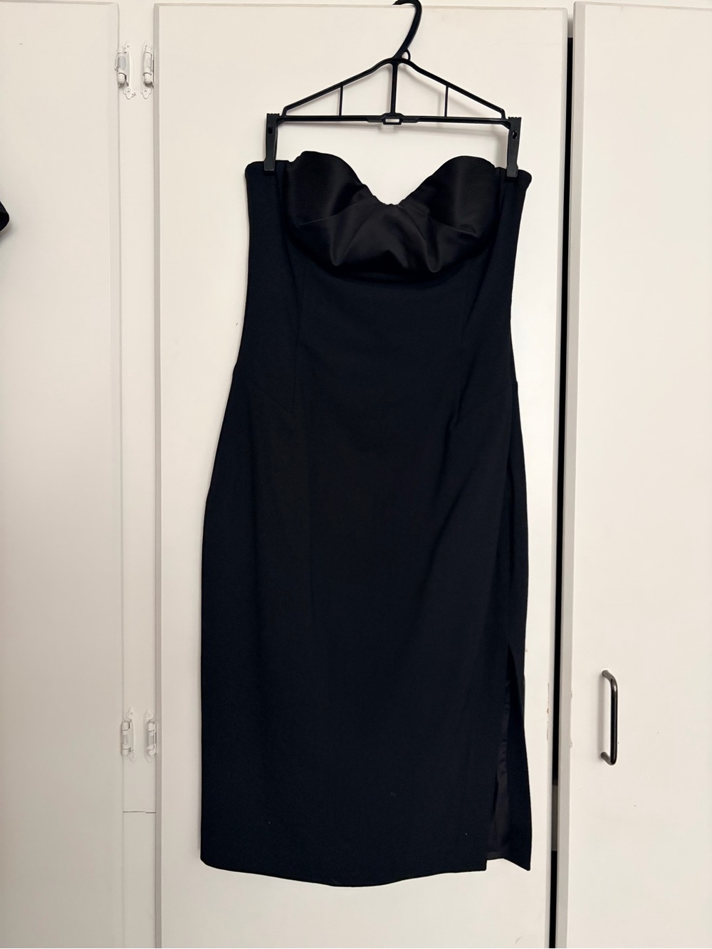 Guess by Marciano Black Strapless Midi Dress with Sweetheart Bodice
